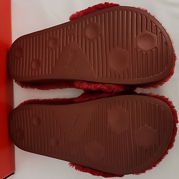 PUMA Slides - Picture 4 of 4